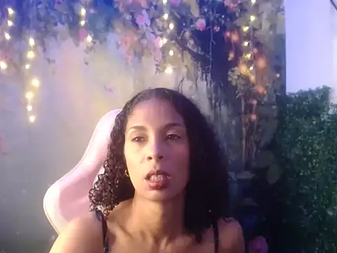 Snapshot of rosa_skinny chatting on June 2026 08:58:02 PM rosa skinny online show from June 2026 08:58:02 PM