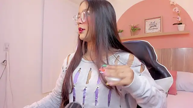 ivette swan online show from April 2026 07:53:01 PM