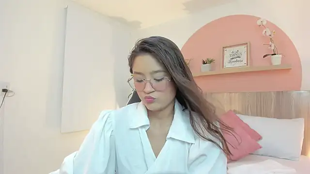 ivette swan online show from May 2026 07:06:02 PM