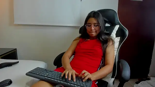 Snapshot of ivette_swan chatting on February 2026 12:43:01 AM ivette swan online show from February 2026 12:43:01 AM