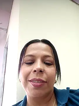 Snapshot of RossyAlvarez chatting on June 2026 07:41:02 PM RossyAlvarez online show from June 2026 07:41:02 PM