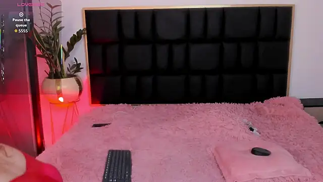 Emma collins01 online show from February 2026 03:31:02 AM