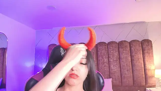 ShadowLune online show from April 2026 07:42:02 PM