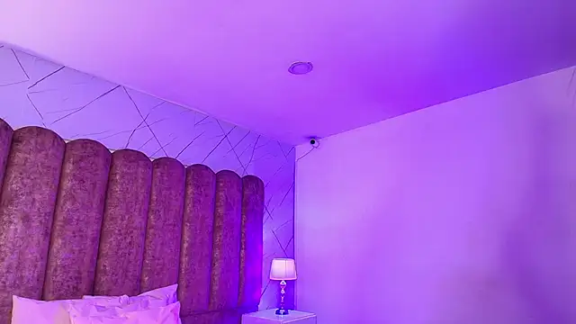 ShadowLune online show from February 2026 07:36:01 PM