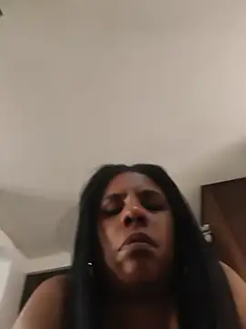 Zeyllyjhonson online show from June 2026 01:33:01 PM