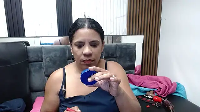 Zeyllyjhonson online show from July 2026 03:29:01 PM