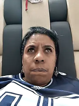 Zeyllyjhonson online show from February 2026 10:55:02 PM