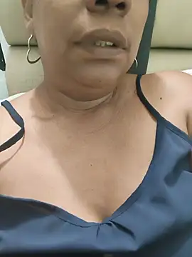 Zeyllyjhonson online show from June 2026 02:32:02 AM