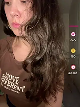 Snapshot of Raven__5 chatting on June 2026 03:29:02 AM Raven 5 online show from June 2026 03:29:02 AM
