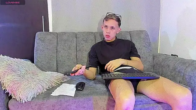 Two sexboys online show from March 2026 07:28:01 PM