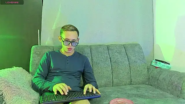 Two sexboys online show from March 2026 01:32:02 AM