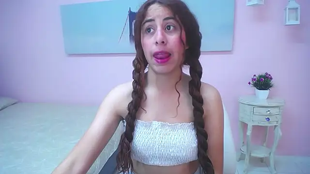 scarlett clyde online show from March 2026 12:28:02 PM