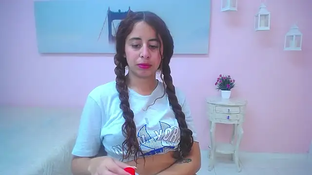 scarlett clyde online show from April 2026 12:39:01 PM