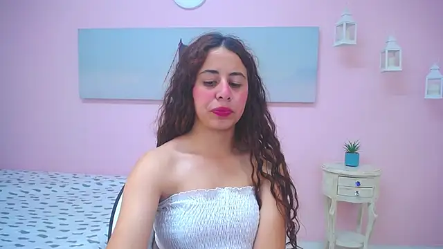 scarlett clyde online show from May 2026 12:39:01 PM