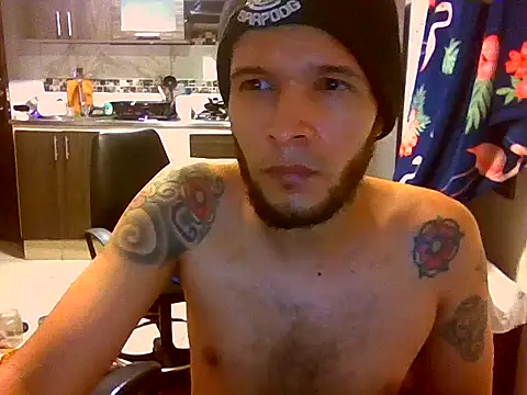 Snapshot of ELARKIMAN chatting on January 2026 03:43:01 AM ELARKIMAN online show from January 2026 03:43:01 AM