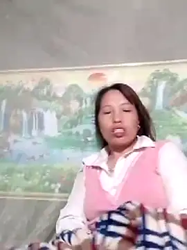 Snapshot of Gummiesu chatting on April 2026 05:59:01 PM Gummiesu online show from April 2026 05:59:01 PM