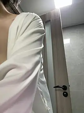 Snapshot of Cheating-wife chatting on June 2026 01:27:02 PM Cheating-wife online show from June 2026 01:27:02 PM