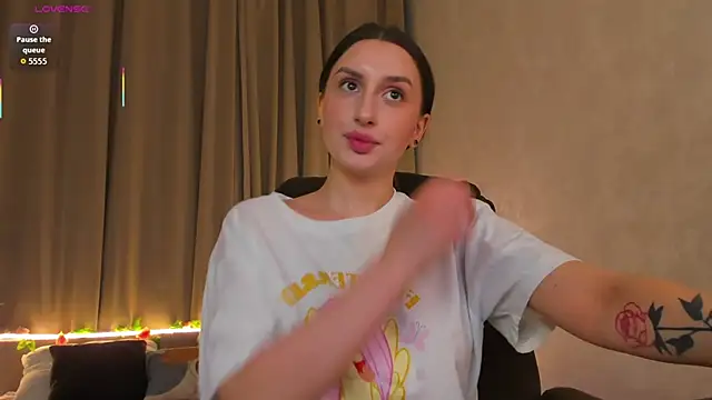 Celine Coello online show from April 2026 12:12:01 PM