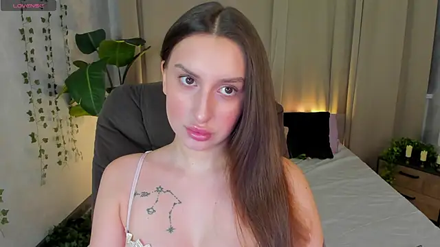 Celine Coello online show from March 2026 04:01:02 AM