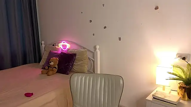 Snapshot of Maily__Trees chatting on February 2026 11:29:01 AM Maily Trees online show from February 2026 11:29:01 AM