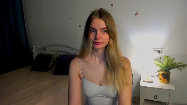 Snapshot of Maily__Trees chatting on February 2026 11:42:02 AM Maily Trees online show from February 2026 11:42:02 AM