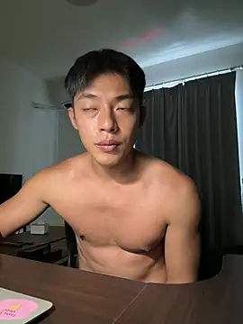 Yooo17 online show from May 2026 06:43:02 AM