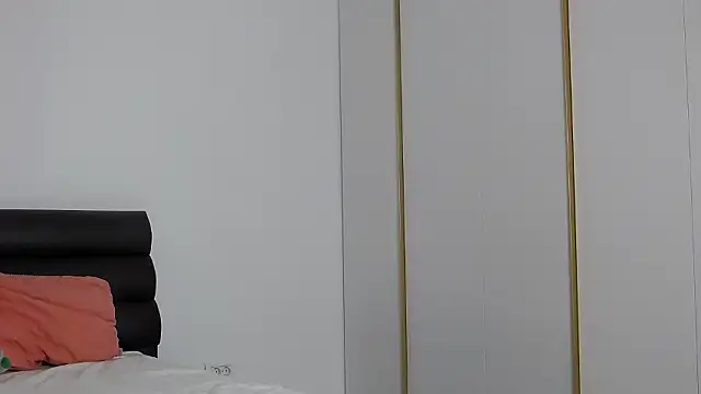 LunaVibes  online show from February 2026 06:00:01 AM