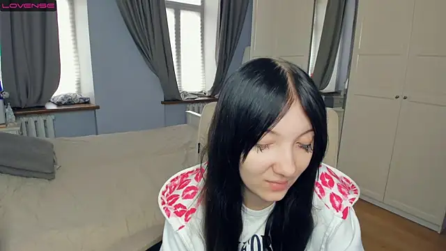 Snapshot of RoxanneComisky chatting on February 2026 06:55:01 AM RoxanneComisky online show from February 2026 06:55:01 AM