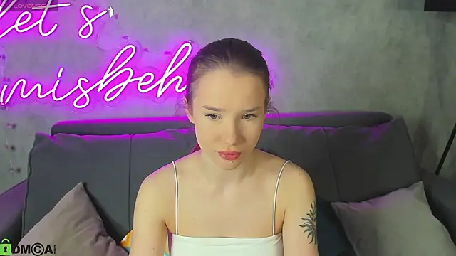 Nicole Vasquez online show from April 2026 01:12:01 AM