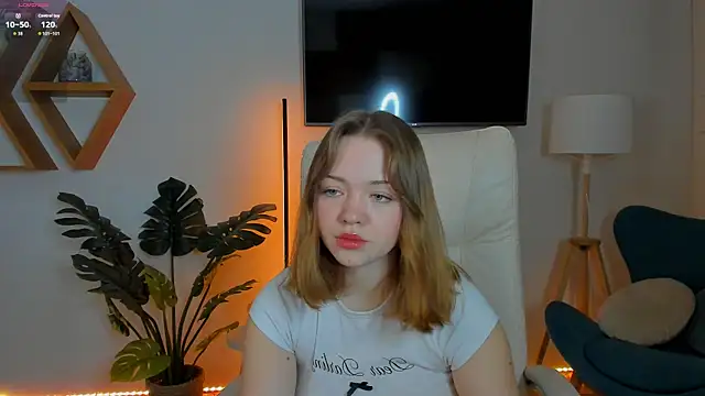 Snapshot of Kiss_Moon chatting on February 2026 07:04:02 PM Kiss Moon online show from February 2026 07:04:02 PM