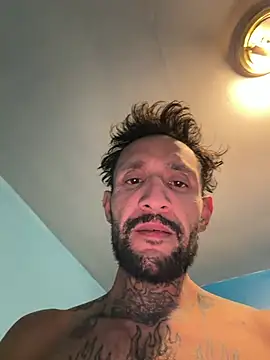 CcincoVilla online show from February 2026 02:07:02 AM