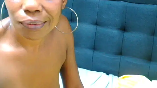 Snapshot of EbonyEmpressMilf chatting on May 2026 08:55:02 AM EbonyEmpressMilf online show from May 2026 08:55:02 AM