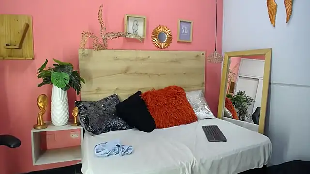 maria Turner1 online show from April 2026 01:34:01 AM