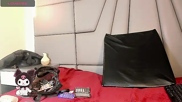 Miss-Saraii online show from March 2026 05:14:01 PM