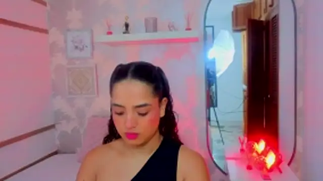 Emma Thompssonn online show from May 2026 11:57:02 AM