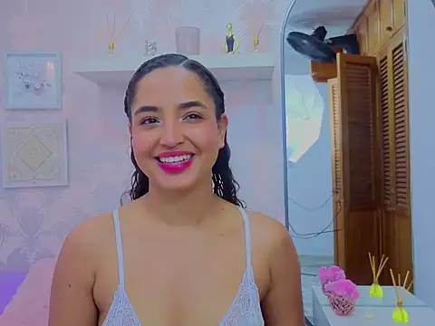 Emma Thompssonn online show from February 2026 12:05:02 PM