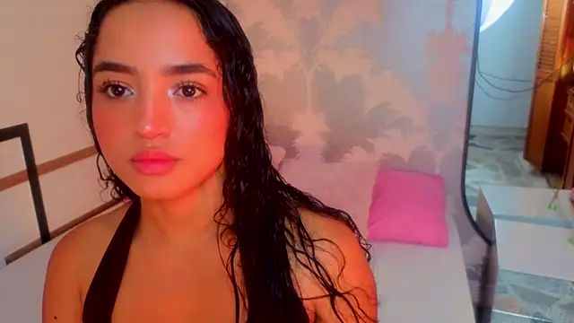 Emma Thompssonn online show from May 2026 11:59:02 AM