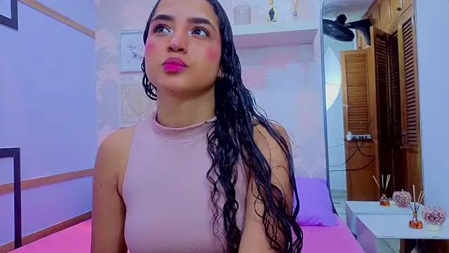 Emma Thompssonn online show from April 2026 12:07:02 PM