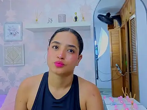 Emma Thompssonn online show from February 2026 12:02:01 PM