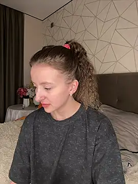 Dream Woman4U online show from April 2026 03:32:01 AM