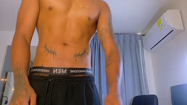 AndrewKenoxx  online show from March 2026 07:52:01 PM