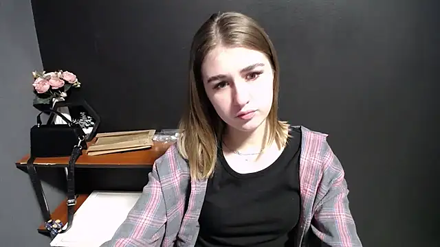 Sunny siren online show from February 2026 01:30:01 PM