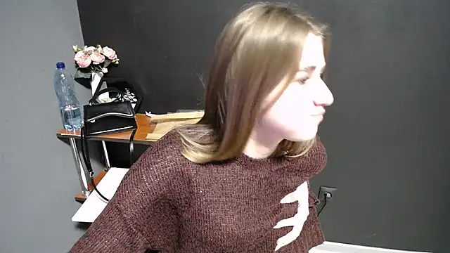 Sunny siren online show from February 2026 01:33:01 PM