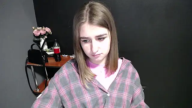 Sunny siren online show from February 2026 01:22:01 PM