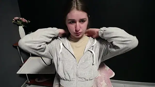 Sunny siren online show from March 2026 02:55:02 PM