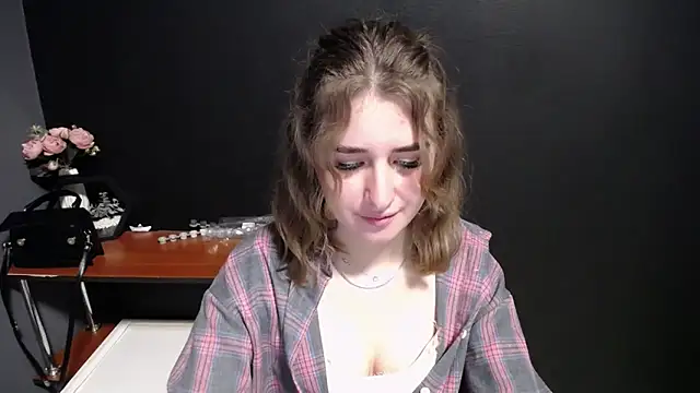 Sunny siren online show from February 2026 02:26:02 PM