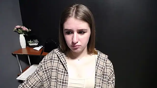 Sunny siren online show from March 2026 01:45:02 PM