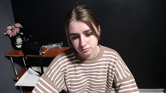 Sunny siren online show from January 2026 01:15:01 PM