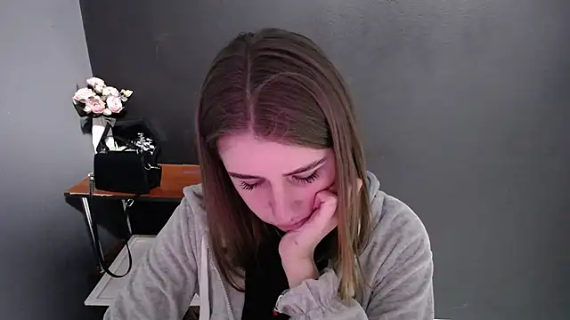 Sunny siren online show from March 2026 02:58:01 PM