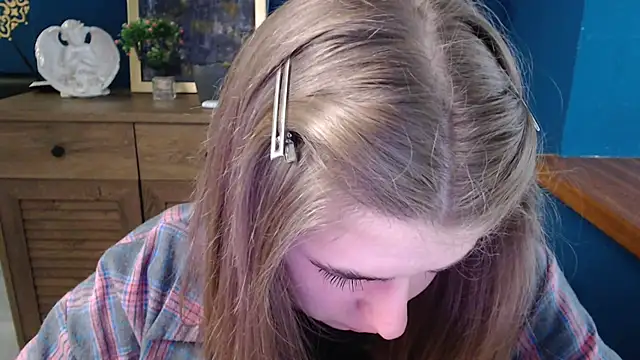 Sunny siren online show from May 2026 12:54:01 PM